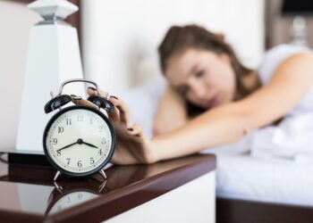 Sabah yorgunluğu basit bir alışkanlık mı, yoksa vücudun uyarısı mı?