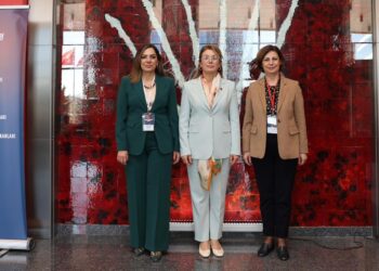 Eskişehir Belediye Başkanı Ayşe Ünlüce “Bizim yürüyüşümüz iktidar yürüyüşüdür”