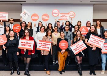 Geleceğini kuran genç kadınlar mentorluk desteğiyle güçlenmeye devam ediyor