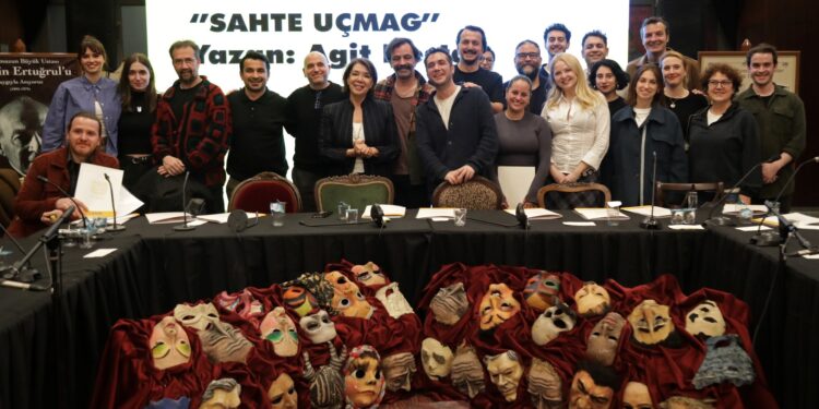 Muhsin Ertuğrul okumaları heyecanı “Sahte Uçmag” oyunuyla başladı