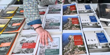 İzmir baharı kitapla karşılıyor