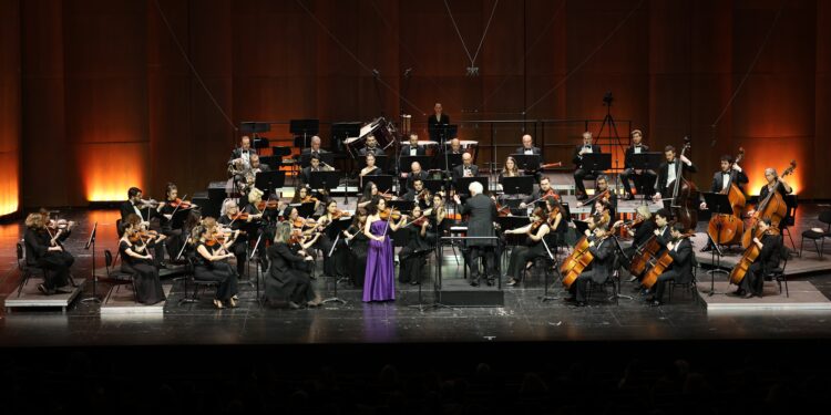 Uluslararası sahnelerin seçkin isimleri Gilbert Varga ve Alena Baeva İDSO DenizBank Konserleri’nde!
