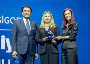 LCW Limitless Yılın Paralimpik-Engelli Sporcusu ödülü milli yüzücü Defne Kurt’un oldu