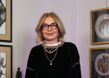 Biriz Dayanışma Derneği Yönetim Kurulu Üyesi   Av. Işın Karahan Yıldırım’dan dayanışmaya destek sergisi