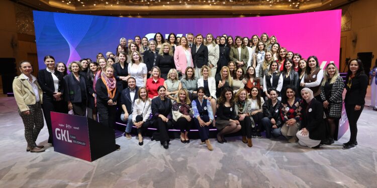 Hikâyeyi Yeniden Yazan Kadınlar-Rengigül Yaltırık Ural