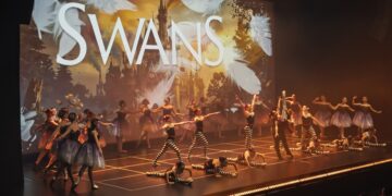 “SWANS – Kuğu Gölü” Prömiyerini yaptı