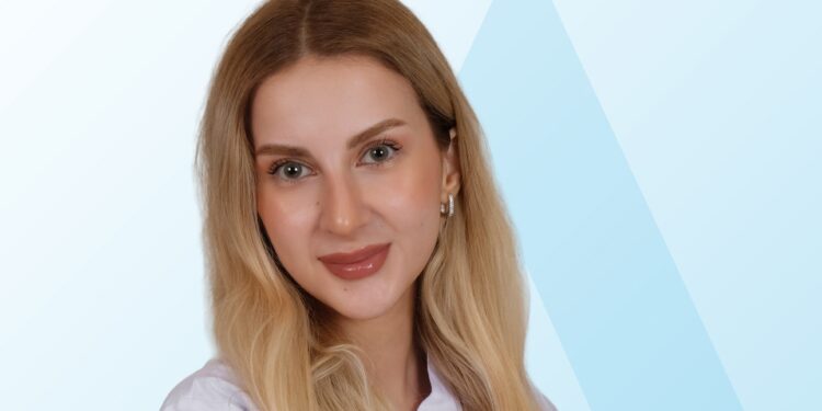 Name Cemşitoğlu: Mevsim geçişi cildi zorluyor!