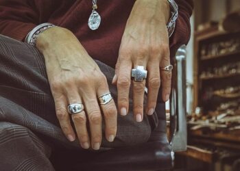 Gümüş Yüzük Seçimi: Form, Yüzey ve Kullanım Üzerinden Netleşen Tercihler