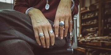 Gümüş Yüzük Seçimi: Form, Yüzey ve Kullanım Üzerinden Netleşen Tercihler