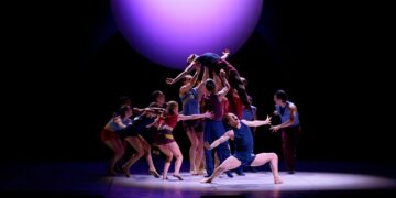 CNN/ Aterballetto: Müziğin ve dansın kusursuz uyumu
