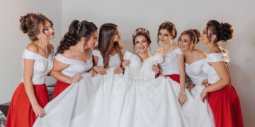 Düğün öncesi estetiğe aile boyu akın