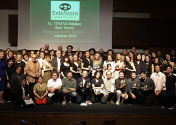 12. Ekin Yazın Dostları Tiyatro Ödülleri’nde şehir tiyatroları’na 3 ödül