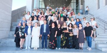 Dikili’de sanat rüzgarı: Kadının eli sanata değdi