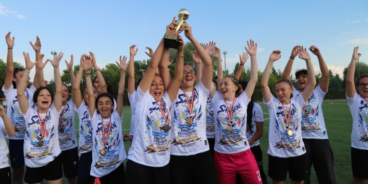 İlk U15 Kızlar Kupası Eskişehir’in