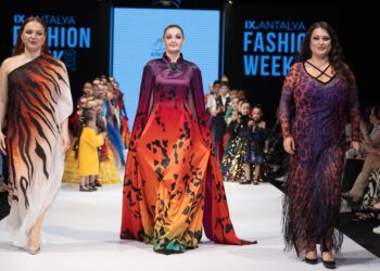 Türkiye’nin en büyük moda şovu Antalya’da başladı