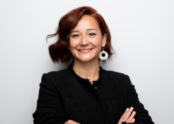 Açken Sen, Sen Değilsin