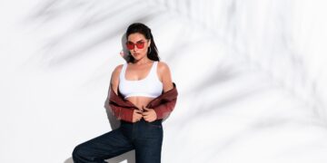 Ebru Elver’den Pop Arabesk Rüzgârı: “Ayıp Ettin” Dinleyiciyle buluştu