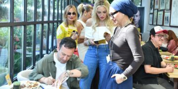 Özgür Aras’ın 14’üncü kitabı “Artık Üzülmeden Önce Düşüneceğim” Görkemli bir davetle tanıtıldı