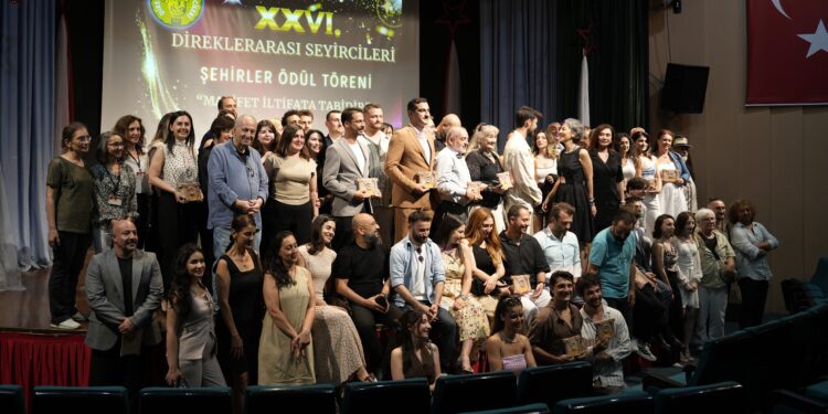 Mersin Şehir Tiyatrosu’na ‘Ensemble Ödülü’