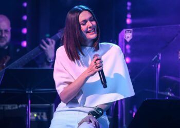 Bergüzar Korel “Hatırladıkça” konseriyle ENKA Açıkhava Tiyatrosu’nda
