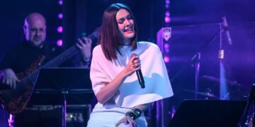Bergüzar Korel “Hatırladıkça” konseriyle ENKA Açıkhava Tiyatrosu’nda