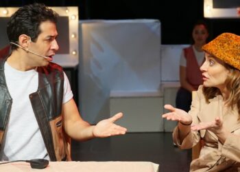 Deli Bayram Seyircisine veda ediyor
