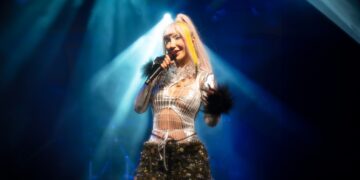 Hande Yener’in “Bu Yüzden”i Yaz turnesine damga vurdu