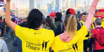 Koşar Adım Lösev takımı ile 48. İstanbul maratonuna iyiliğe koşun