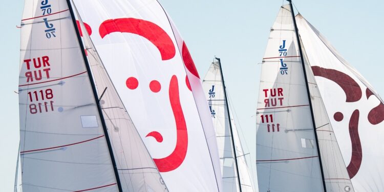 İstanbul, büyük yelken şölenine hazırlanıyor
