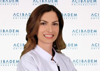 Prof. Dr. Banu Coşar: Göz cerrahisinde yeni dönem robotik teknoloji, akıllı lensler ve kişiye özel lazer tedavileri