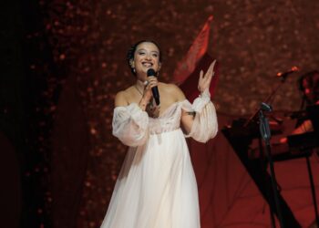 Melike Şahin Harbiye’de binlerce müziksevere unutulmaz unutulmaz bir gece yaşattı!