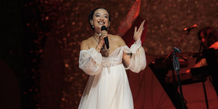 Melike Şahin Harbiye’de binlerce müziksevere unutulmaz unutulmaz bir gece yaşattı!