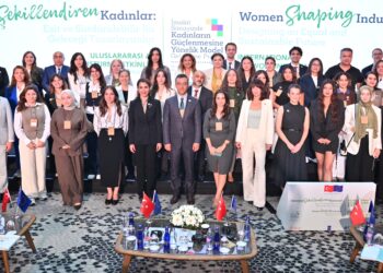 Sanayiye şekillendiren kadınlar: Üç yıllık yolculuktan geleceğe yön verecek yeni bir modele