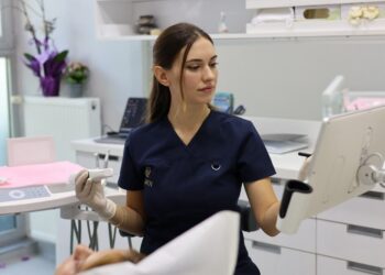 İpek Rizvan: Beyaz diş uğruna mineyi yıpratmayın: Sağlıklı beyazlatma için 7 öneri