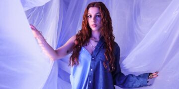 “Selin Geçit” Yapı Kredi bomontiada “World Akustik” sahnesinde