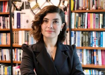 Doç. Dr. Zeynep Gümüş Demir: Yaşlanmak, saklanması gereken bir ayıpmış gibi hissettirildi!