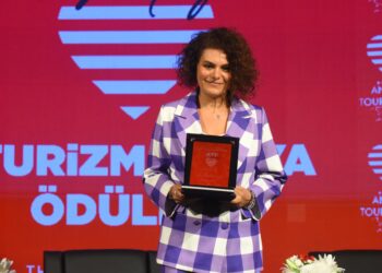 ATF Turizm medya ödülleri ilk kez sahiplerini buldu: Turizm basınının başarılı isimleri ödüllendirildi