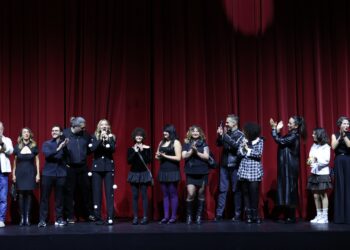 Sinema Filmi “Gupi ve Gülmeyen Kral”a Festival Gibi Gala