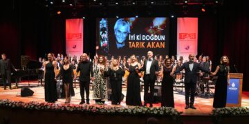 Tarık Akan’ın doğum gününde yıldızlar geçidi