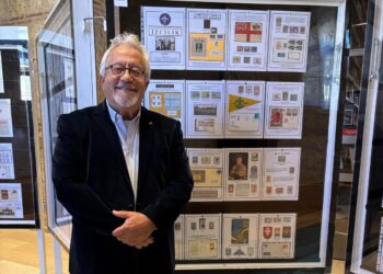 Turgay Tuna “Pullarda Dünya İzciliği” Koleksiyonuyla altın madalya layık görüldü