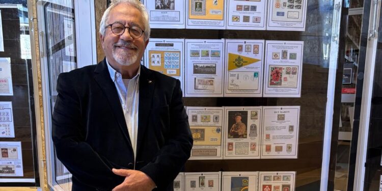 Turgay Tuna “Pullarda Dünya İzciliği” Koleksiyonuyla Altın Madalyaya Layık Görüldü