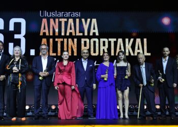 Altın Portakal “Daima” diyerek sinema meşalesini 63. kez yaktı