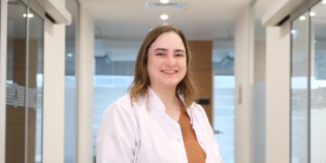 Dr. Öğr. Üyesi Şebnem Koçan: Süt dişi zamanında düşmüyorsa takip şart!