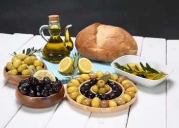 Zeytin ve zeytinyağı sektörü ihracatta zorlu bir sezona giriyor